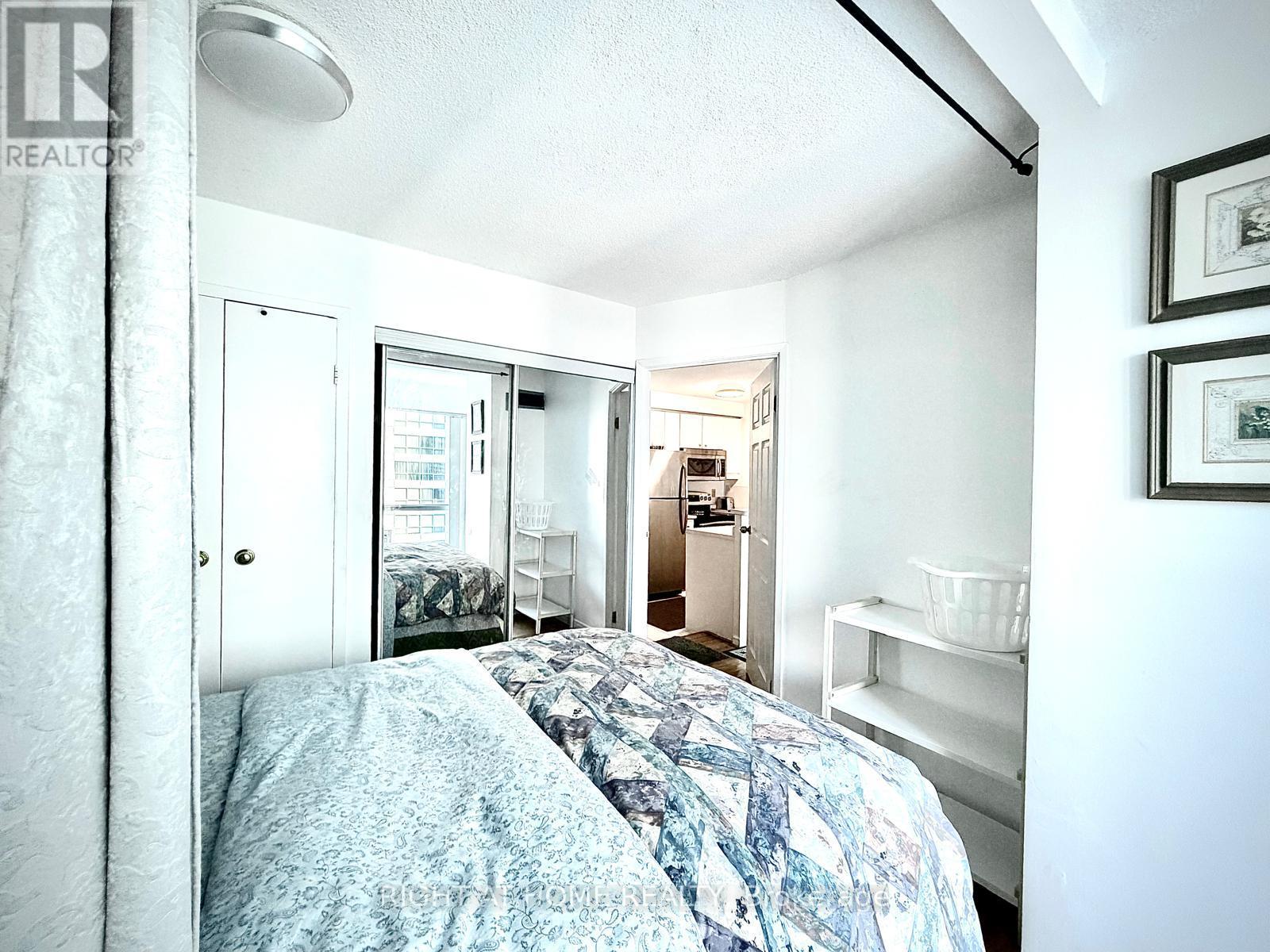 1712 - 10 Queens Quay W, Toronto, Ontario M5J 2R9 - Photo 34 - C13583610