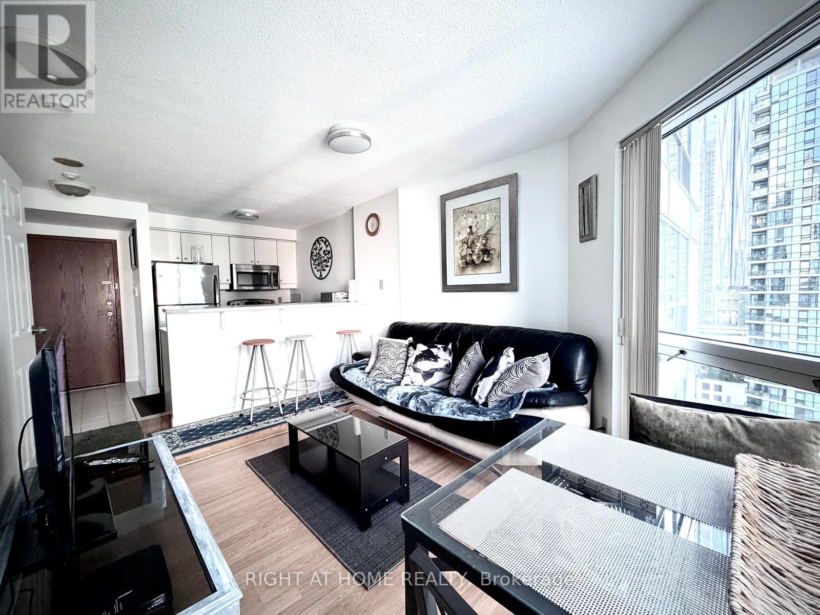 1712 - 10 Queens Quay W, Toronto, Ontario M5J 2R9 - Photo 33 - C13583610