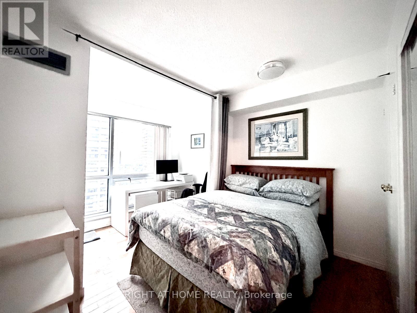 1712 - 10 Queens Quay W, Toronto, Ontario M5J 2R9 - Photo 35 - C13583610