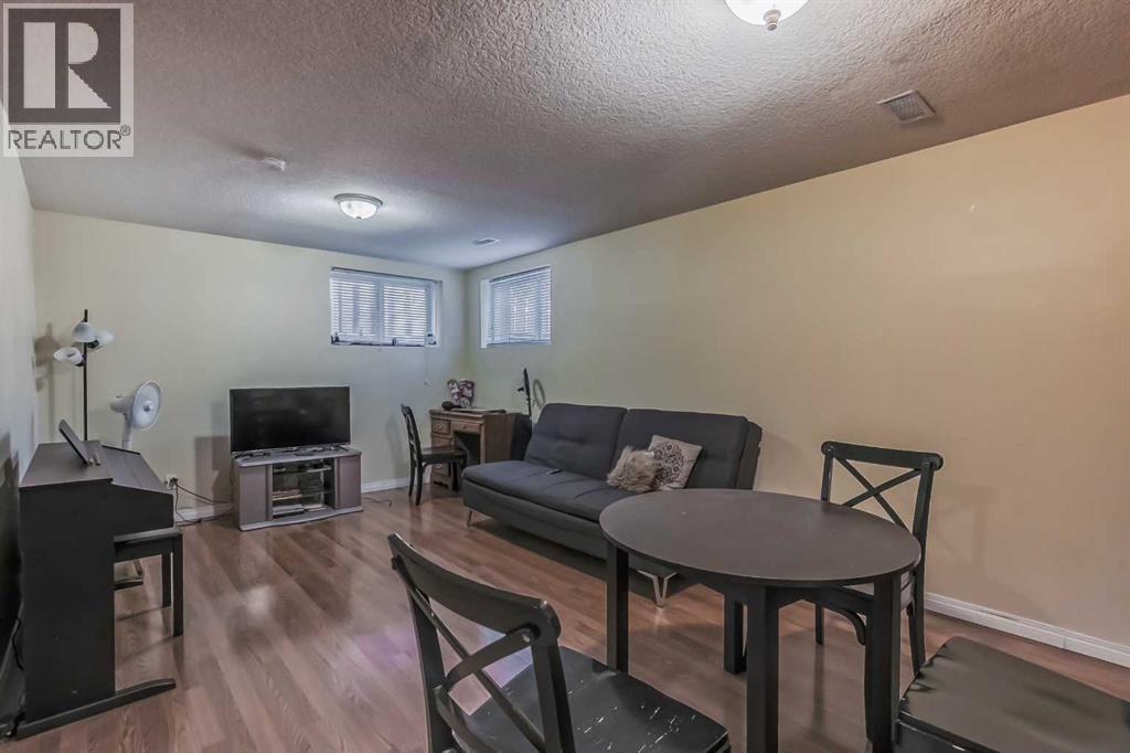 211 Saddlebrook Way Ne, Calgary, Alberta  T3J 0B5 - Photo 35 - A2290591
