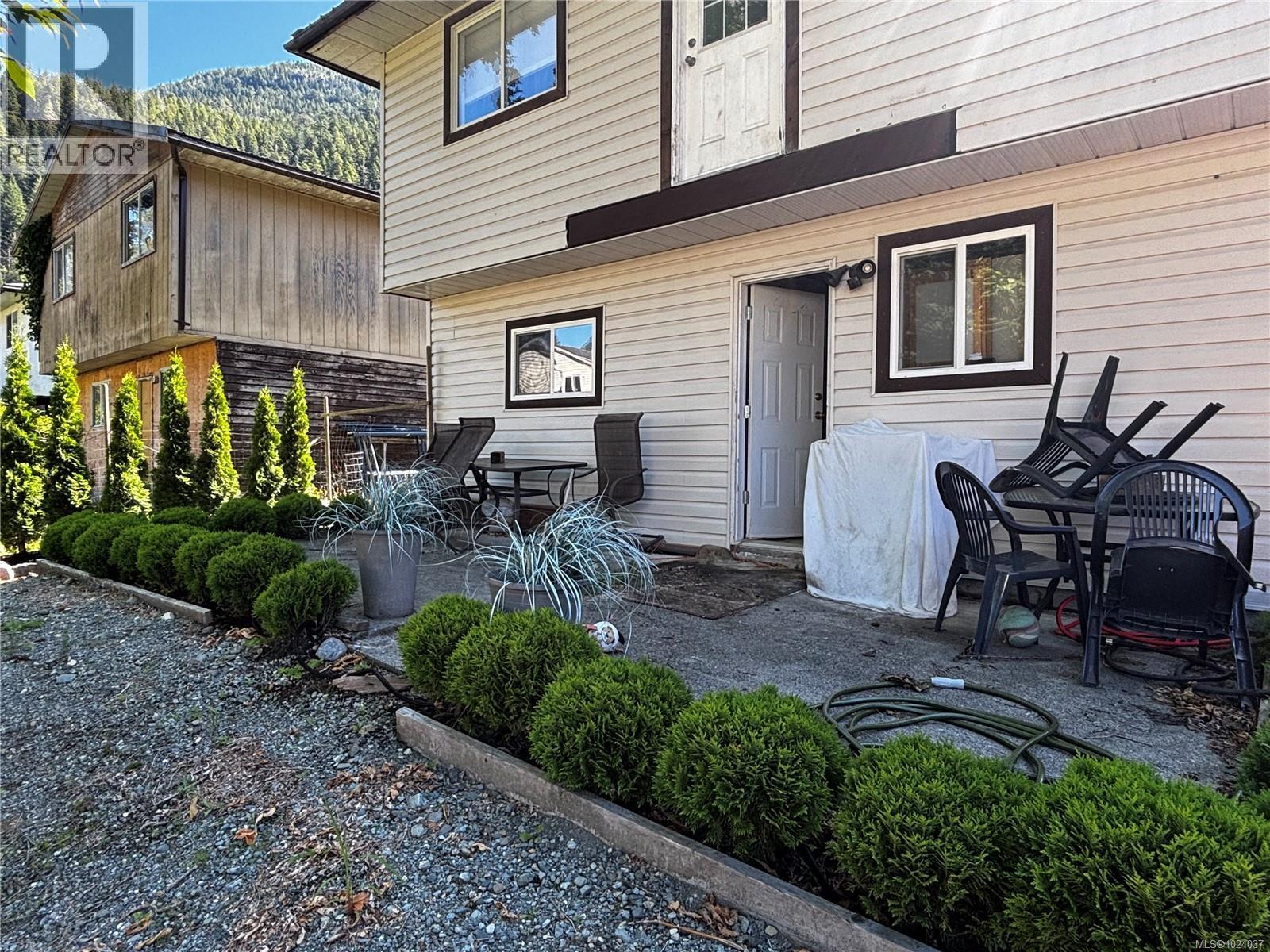 324 Alpine View Rd, Tahsis, British Columbia  V0P 1X0 - Photo 11 - 1024037