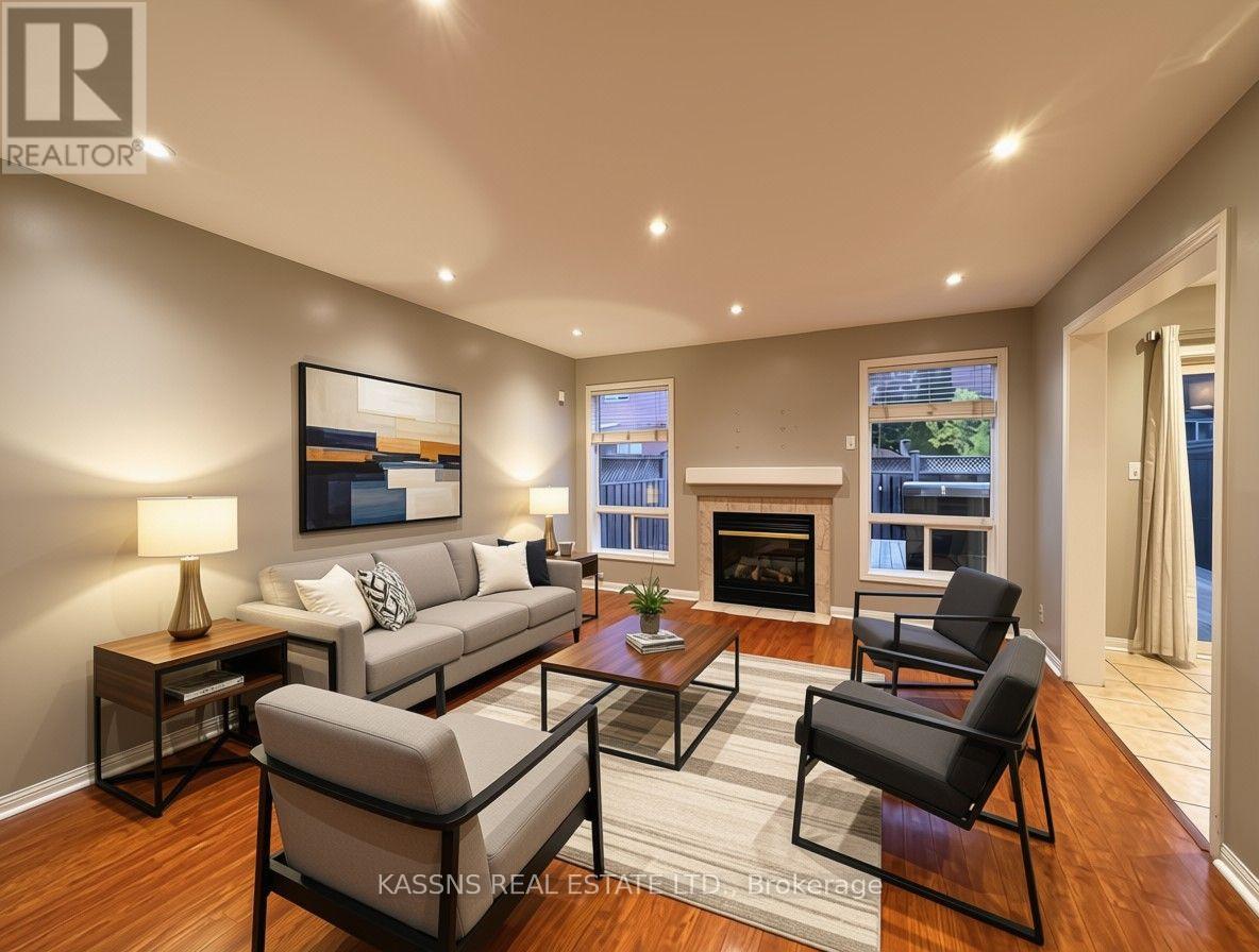 718 Irving Terrace, Milton, Ontario  L9T 6H3 - Photo 7 - W13599652