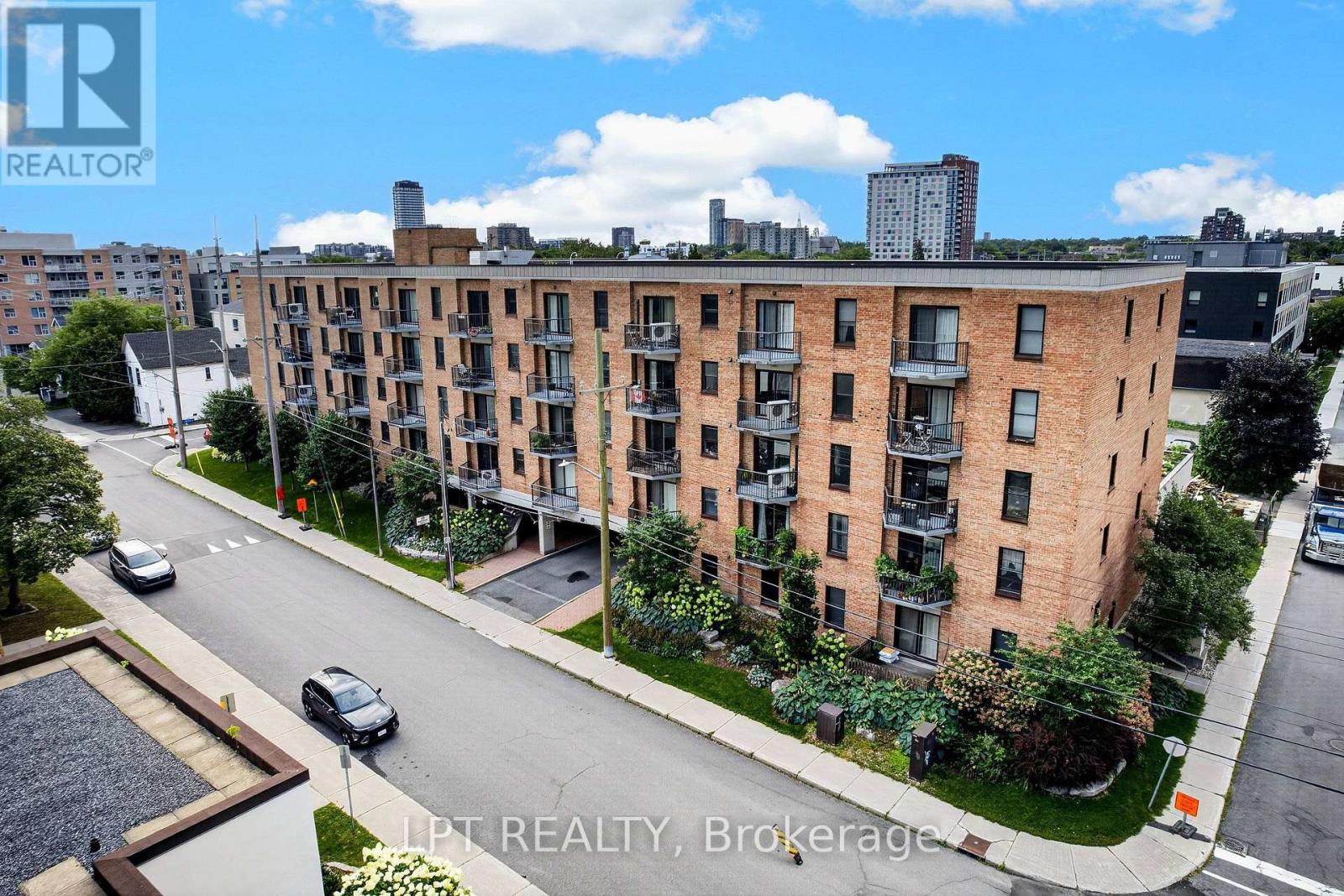 203 - 50 Burnside Avenue, Ottawa, Ontario  K1Y 2M2 - Photo 2 - X13669064