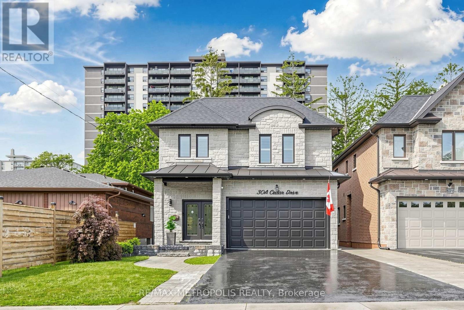30A CEDAR DRIVE, Toronto, Ontario