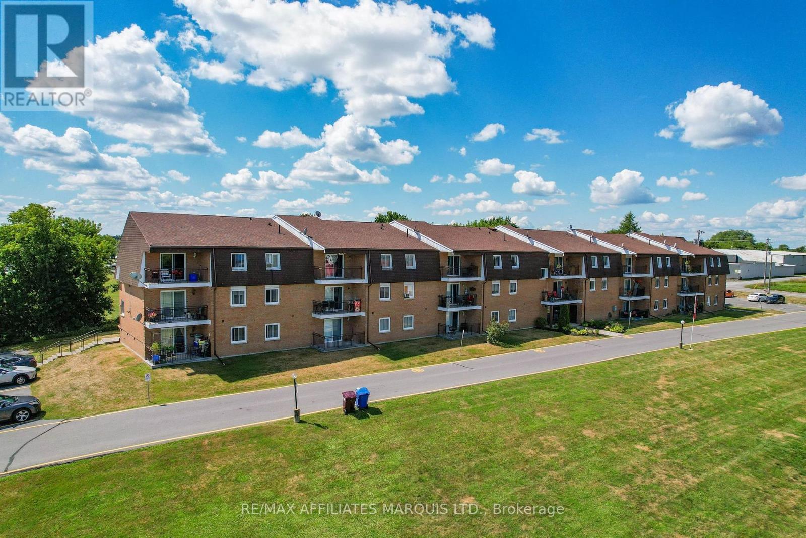 302 - 220 KENYON STREET W, North Glengarry, Ontario