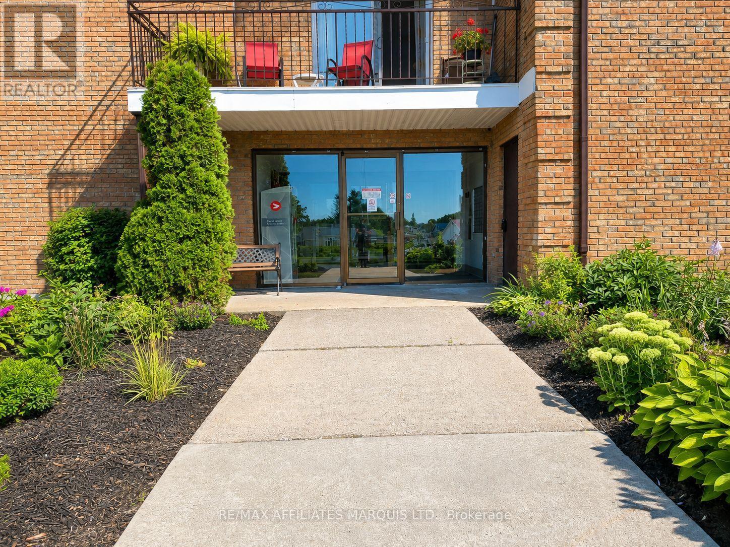 302 - 220 Kenyon Street W, North Glengarry, Ontario K0C 1A0 - Photo 3 - X13660294
