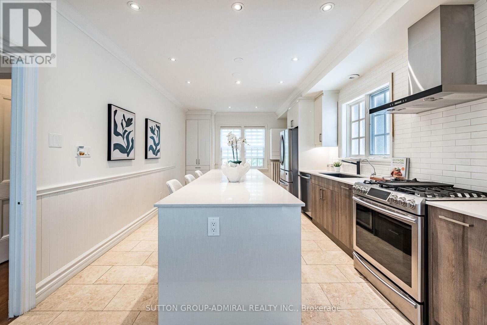 63 Highland Avenue, Toronto, Ontario  M4W 2A2 - Photo 15 - C13542212
