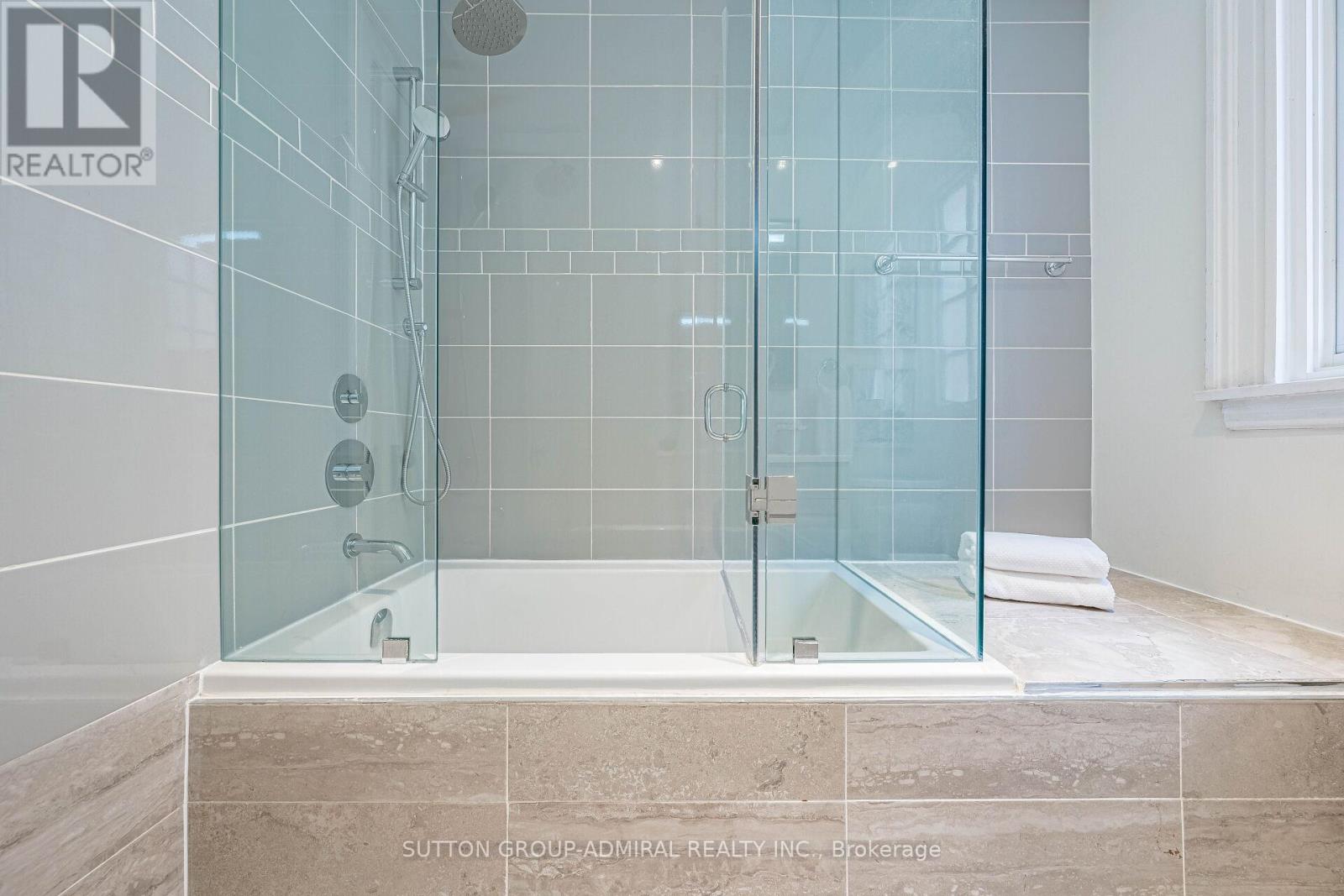 63 Highland Avenue, Toronto, Ontario  M4W 2A2 - Photo 30 - C13542212