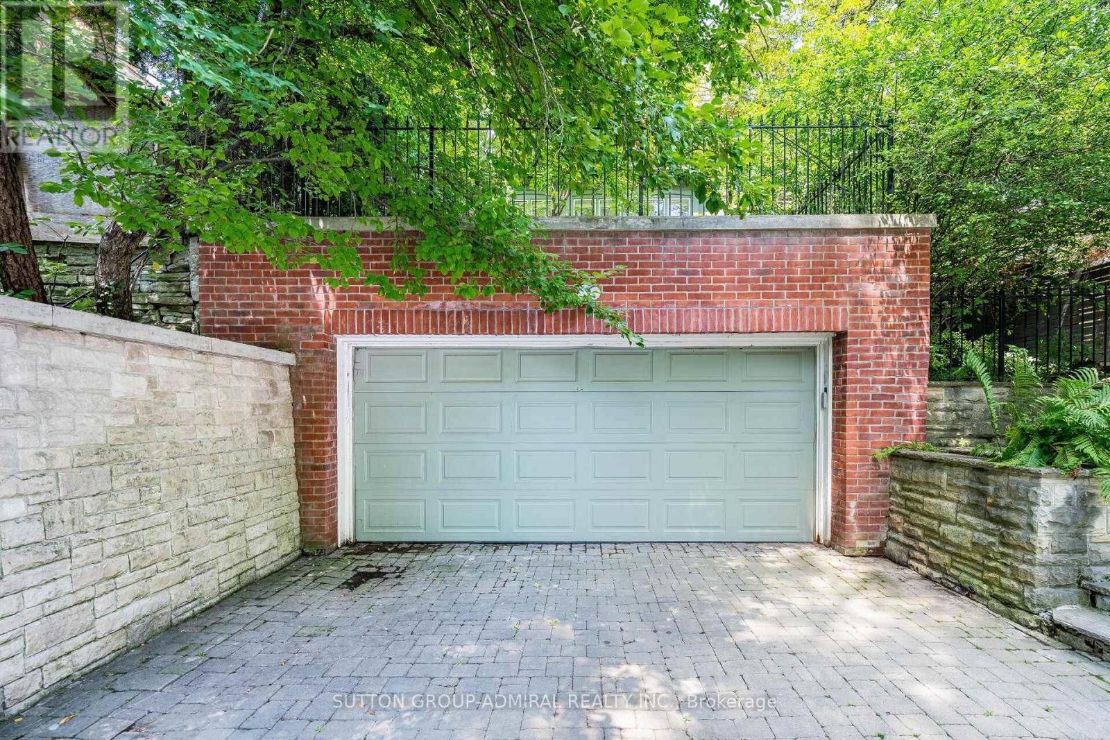 63 Highland Avenue, Toronto, Ontario  M4W 2A2 - Photo 46 - C13542212