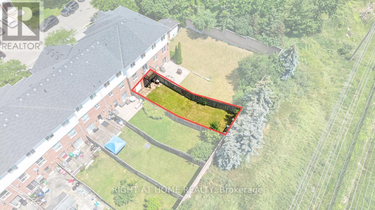101 Wilmont Court, Brampton, Ontario  L6X 4Z7 - Photo 3 - W13500062