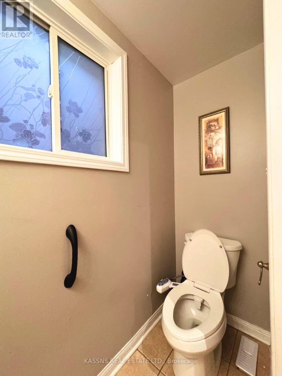 718 Irving Terrace, Milton, Ontario  L9T 6H3 - Photo 14 - W13599652