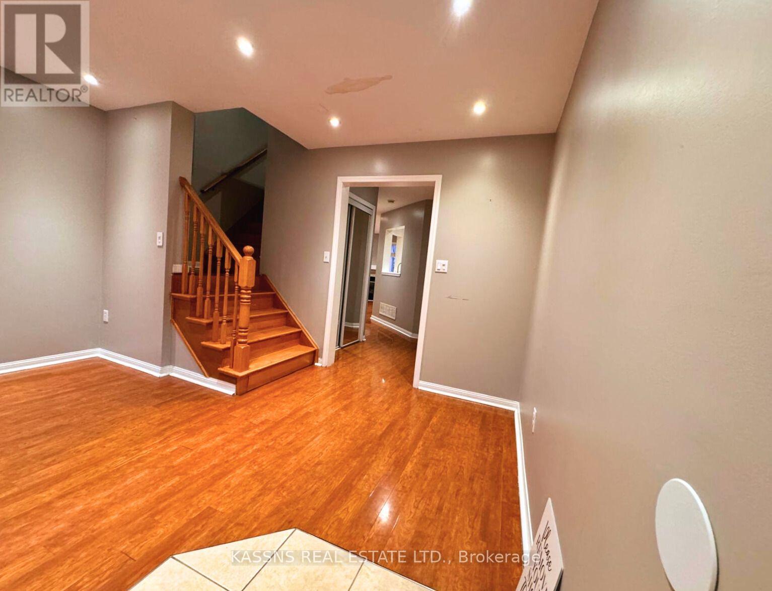 718 Irving Terrace, Milton, Ontario  L9T 6H3 - Photo 16 - W13599652