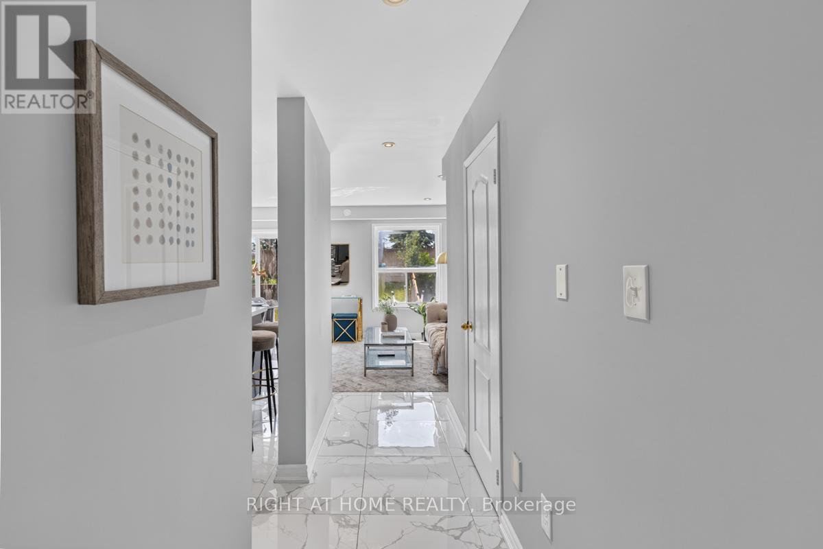 101 Wilmont Court, Brampton, Ontario  L6X 4Z7 - Photo 8 - W13500062
