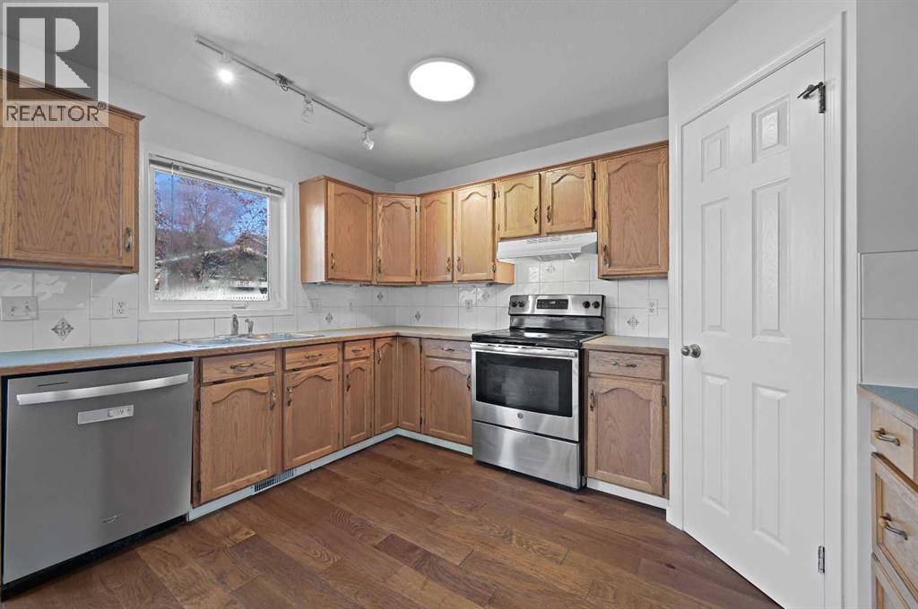 182 Coventry Close NE, Calgary, Alberta  T3K 4A6 - Photo 10 - A2331903