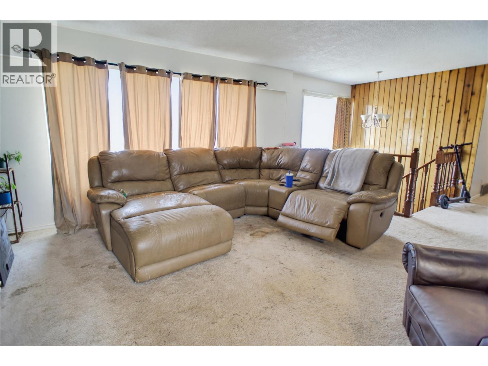 262 Holly Avenue, Kamloops, British Columbia  V2B 1M3 - Photo 5 - 10397468