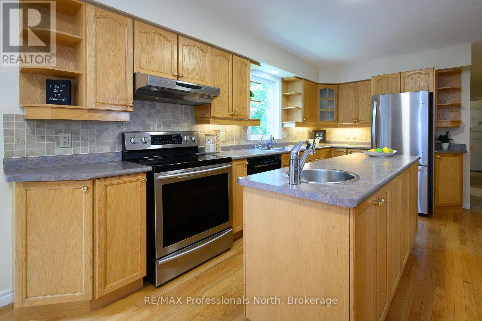 18 Heritage Crescent, Huntsville, Ontario  P1H 1S9 - Photo 10 - X13660306