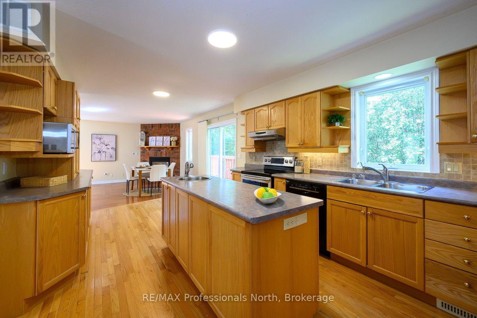 18 Heritage Crescent, Huntsville, Ontario  P1H 1S9 - Photo 12 - X13660306