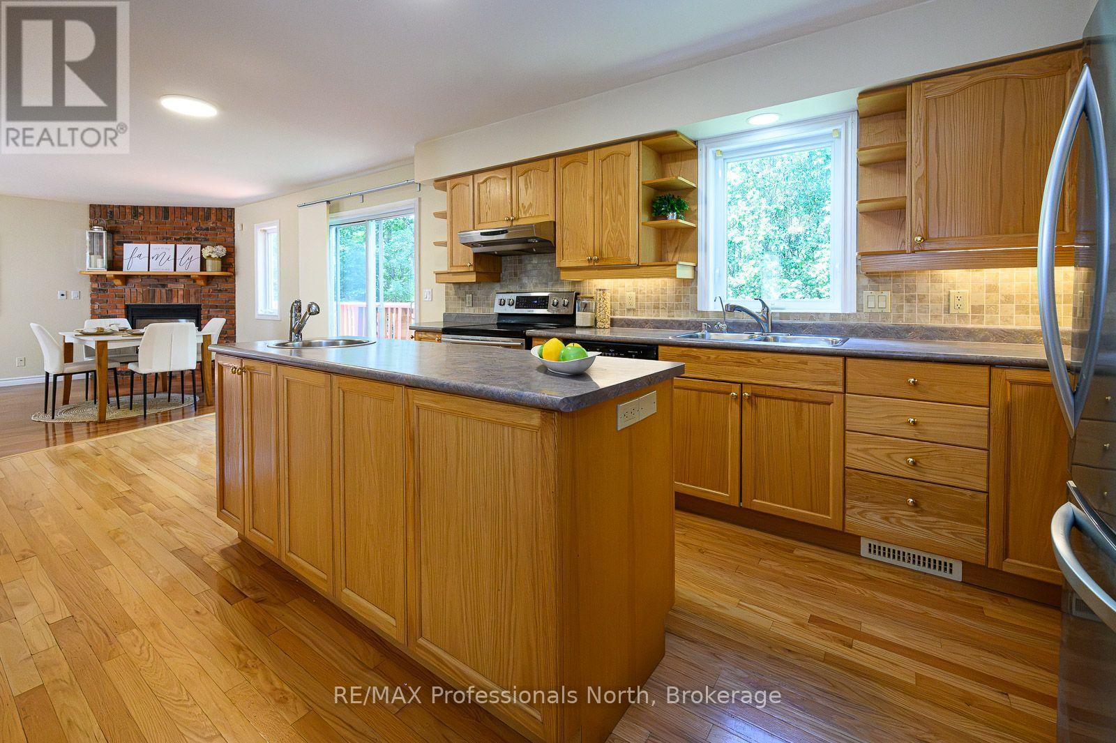 18 Heritage Crescent, Huntsville, Ontario  P1H 1S9 - Photo 11 - X13660306