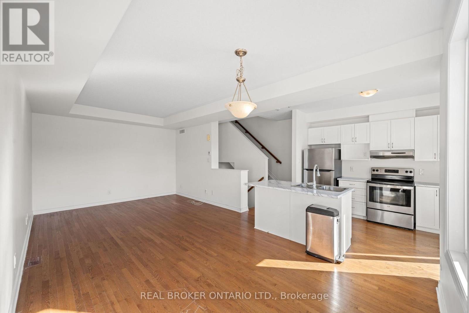 66 Fallengale Crescent, Ottawa, Ontario  K2T 0K9 - Photo 11 - X13658292