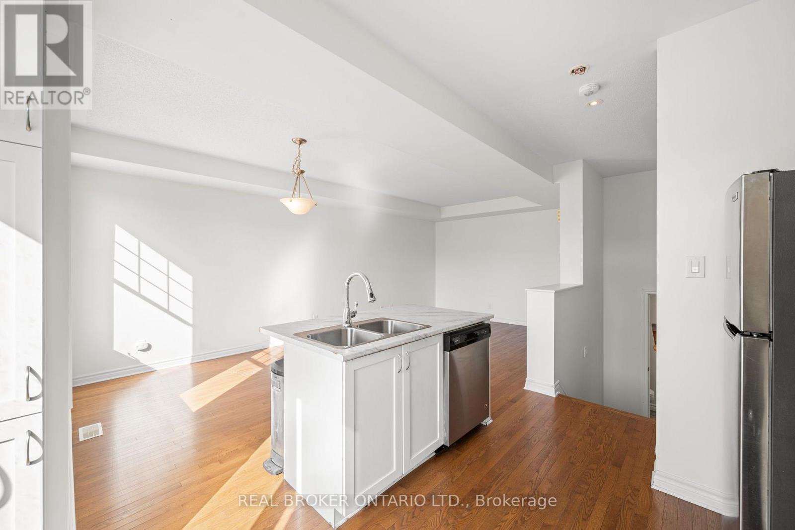 66 Fallengale Crescent, Ottawa, Ontario  K2T 0K9 - Photo 15 - X13658292