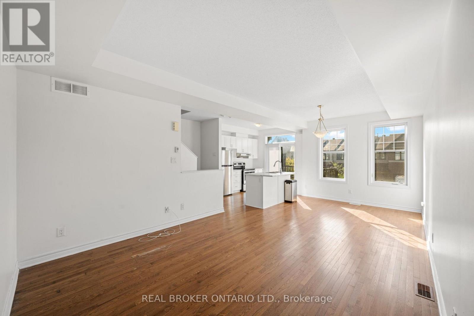 66 Fallengale Crescent, Ottawa, Ontario  K2T 0K9 - Photo 13 - X13658292