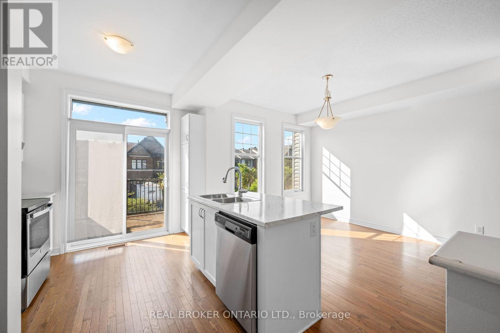 66 Fallengale Crescent, Ottawa, Ontario  K2T 0K9 - Photo 6 - X13658292