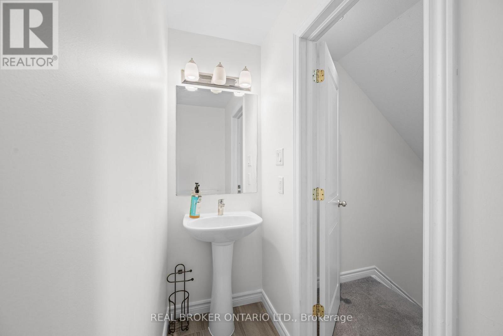 66 Fallengale Crescent, Ottawa, Ontario  K2T 0K9 - Photo 5 - X13658292