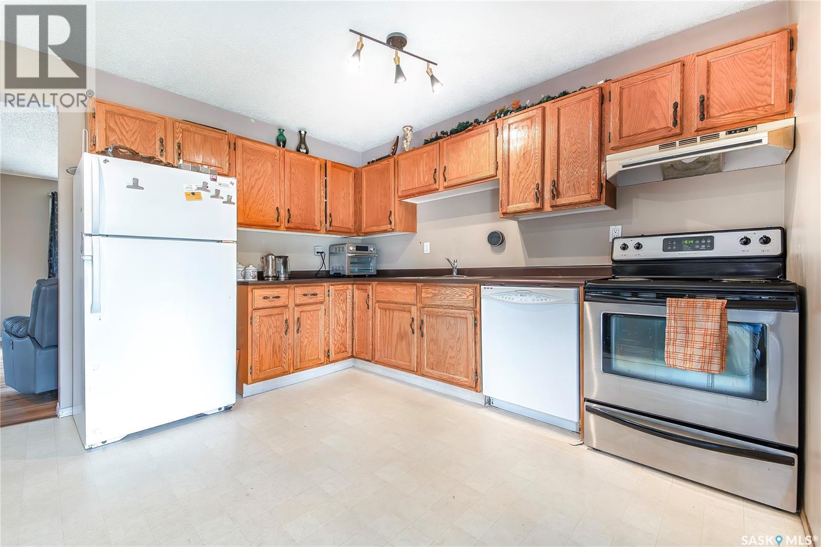 446 Berini Drive, Saskatoon, Saskatchewan  S7N 3N5 - Photo 13 - SK045361