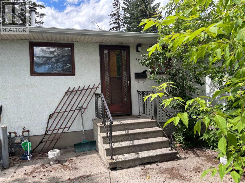 3207 Castle Road NW, Calgary, Alberta