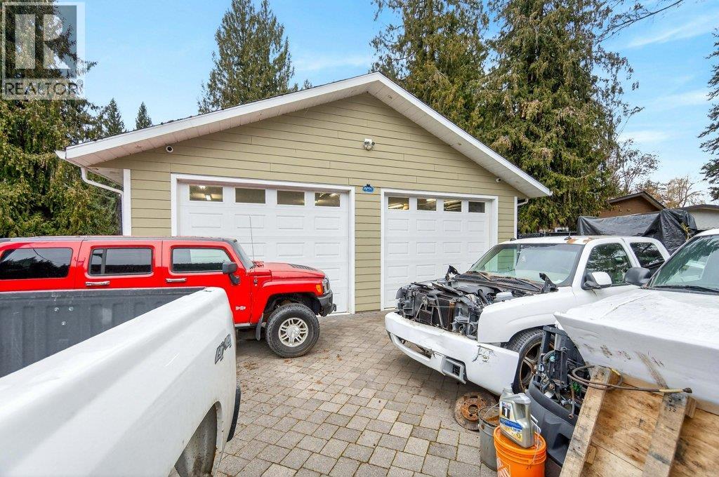 1 Wolfe Street, Sicamous, British Columbia  V0E 2V1 - Photo 10 - 10393321