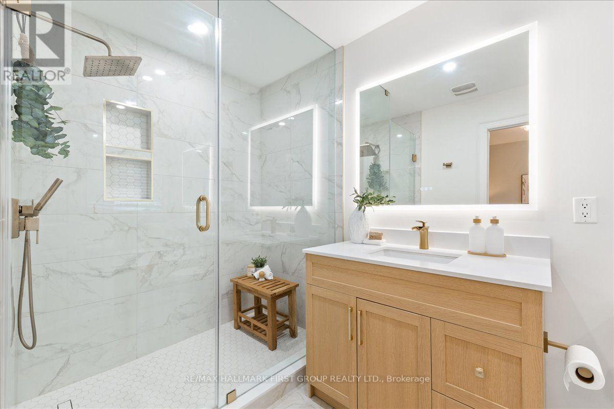 53f Dentonia Park Avenue, Toronto, Ontario  M4C 0A4 - Photo 18 - E13592584