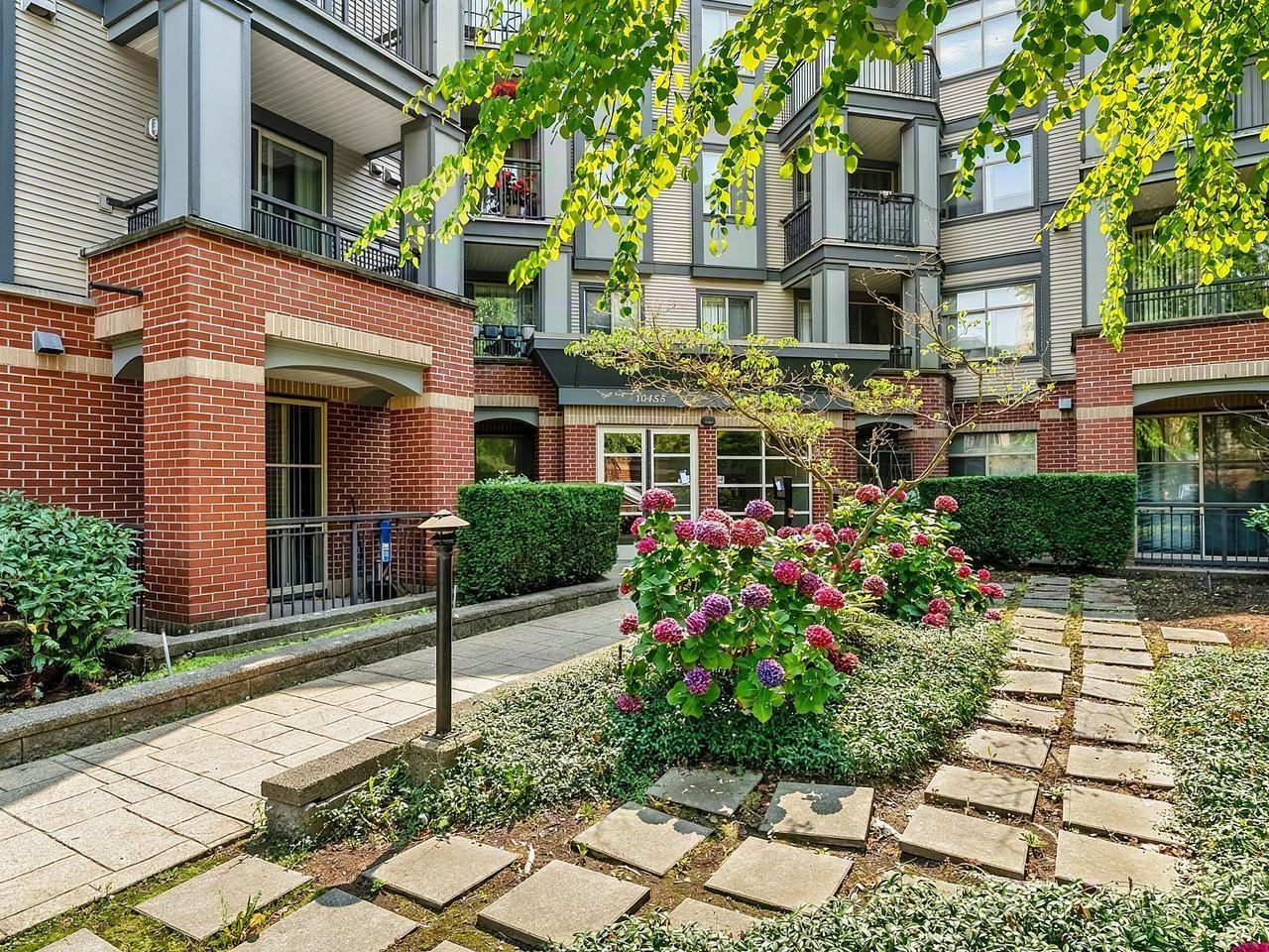 215 10455 University Drive, Surrey, British Columbia  V3T 0A5 - Photo 2 - R3155240
