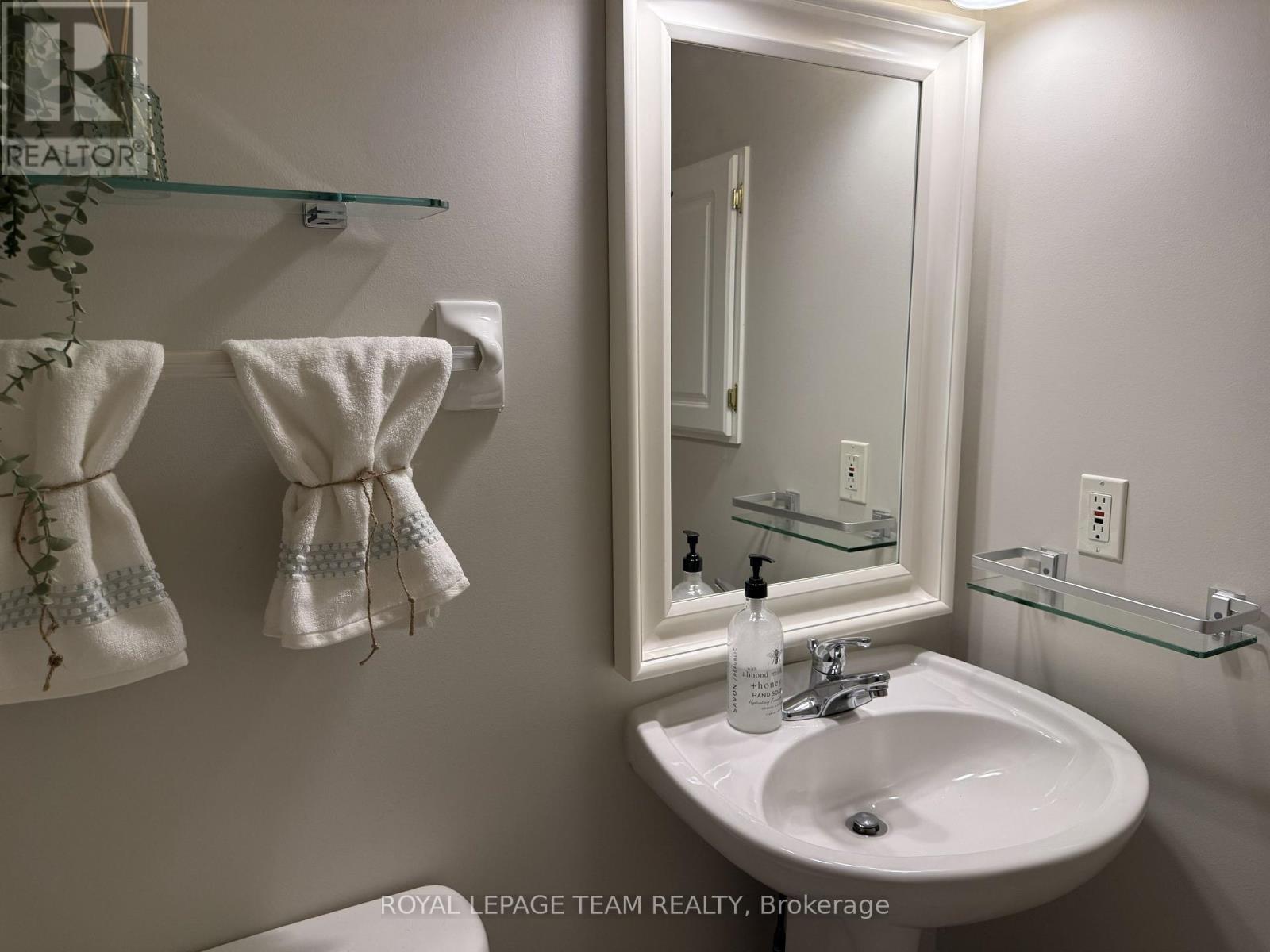 5535 Doctor Leach Drive, Ottawa, Ontario  K4M 1L6 - Photo 10 - X13669110