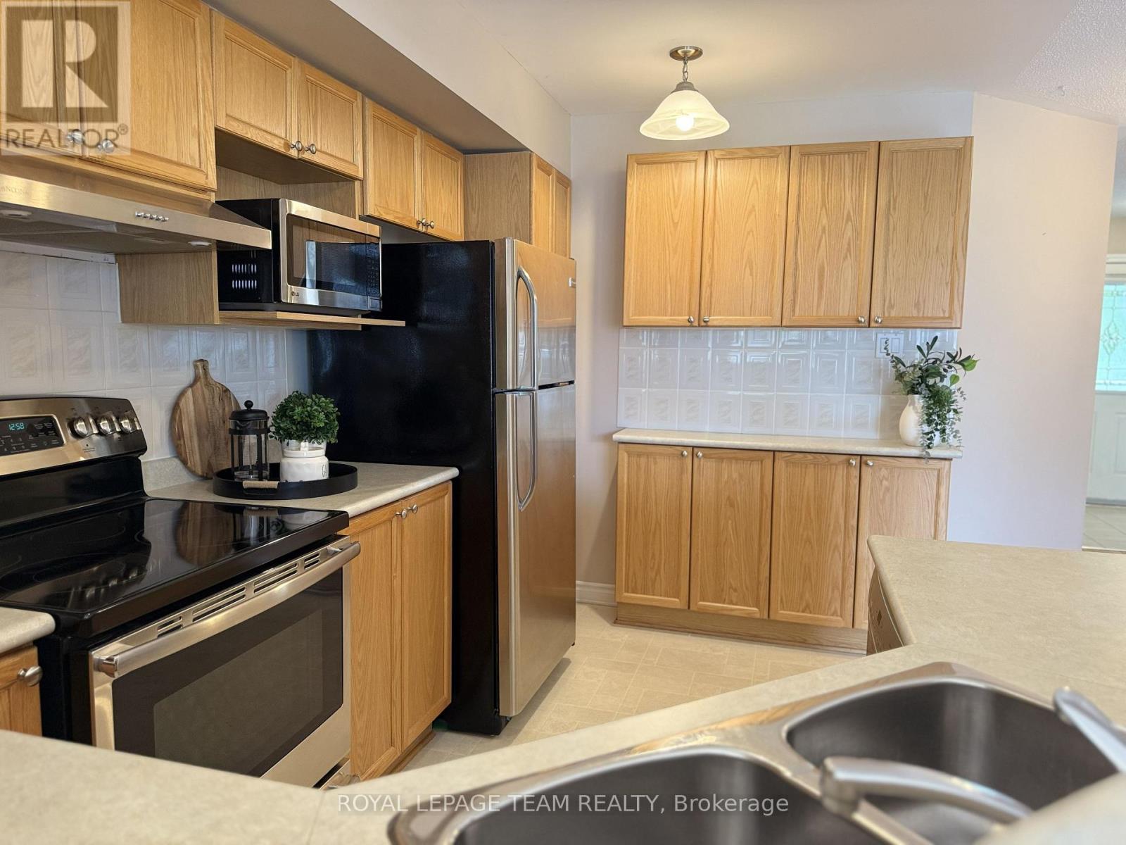 5535 Doctor Leach Drive, Ottawa, Ontario  K4M 1L6 - Photo 4 - X13669110