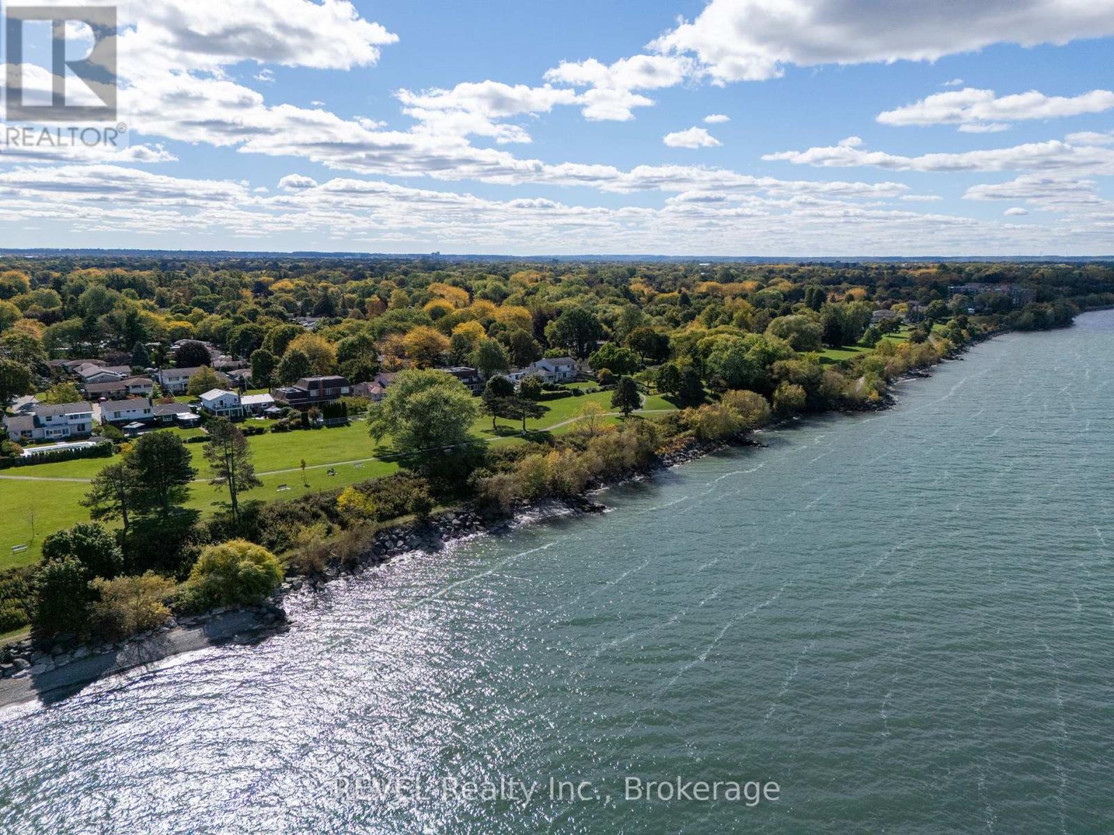 34 Royal York Road, St. Catharines (Lakeshore), Ontario  L2N 2N6 - Photo 5 - X13669122