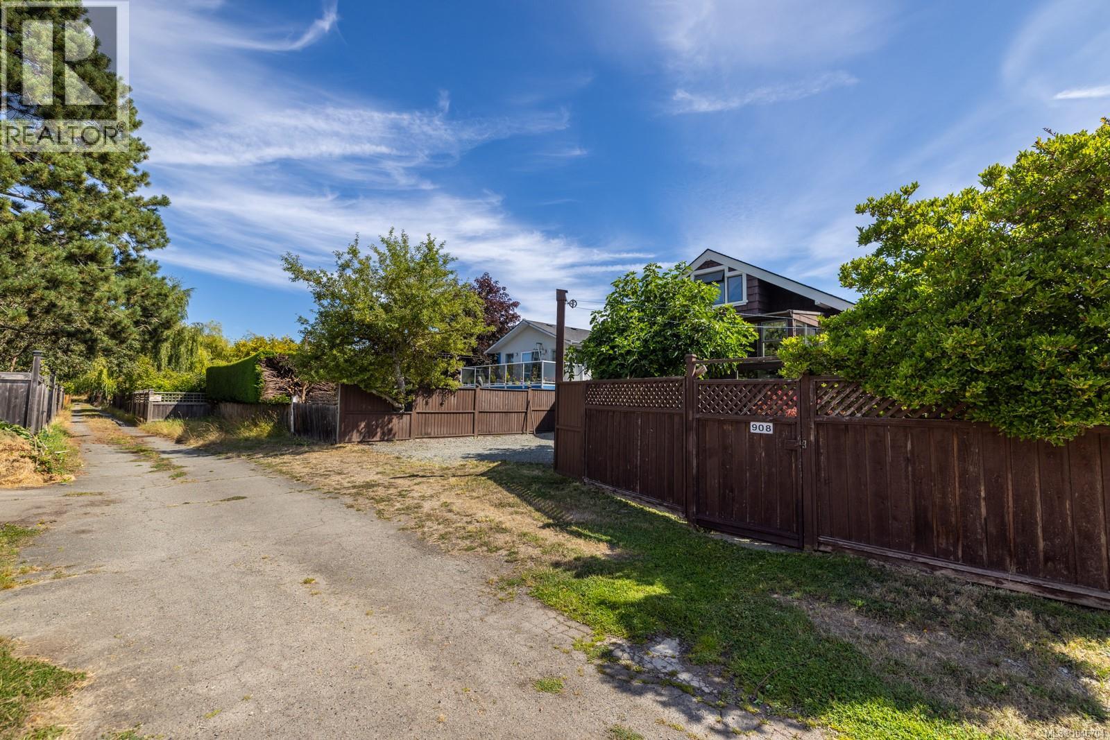 908 Cowichan St, Victoria, British Columbia  V8S 4E5 - Photo 42 - 1046704