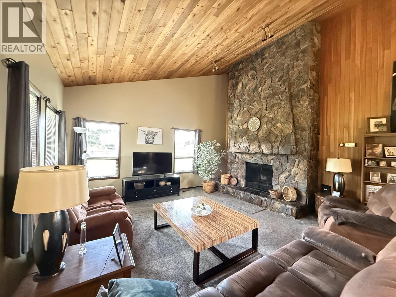 2644 Selkirk Road, Williams Lake, British Columbia  V2G 4W9 - Photo 5 - R3155316