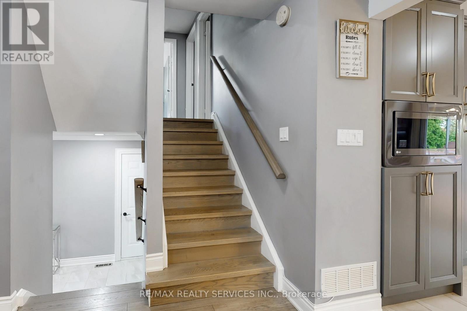 53 Geneva Crescent, Brampton, Ontario  L6S 1K7 - Photo 20 - W13018422