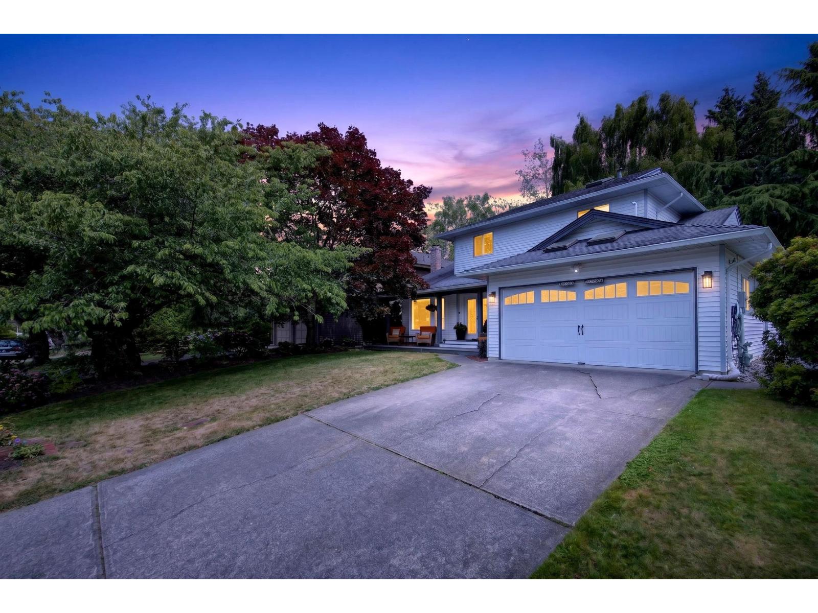 1054 163a Street, Surrey, British Columbia  V4A 8B8 - Photo 2 - R3146694