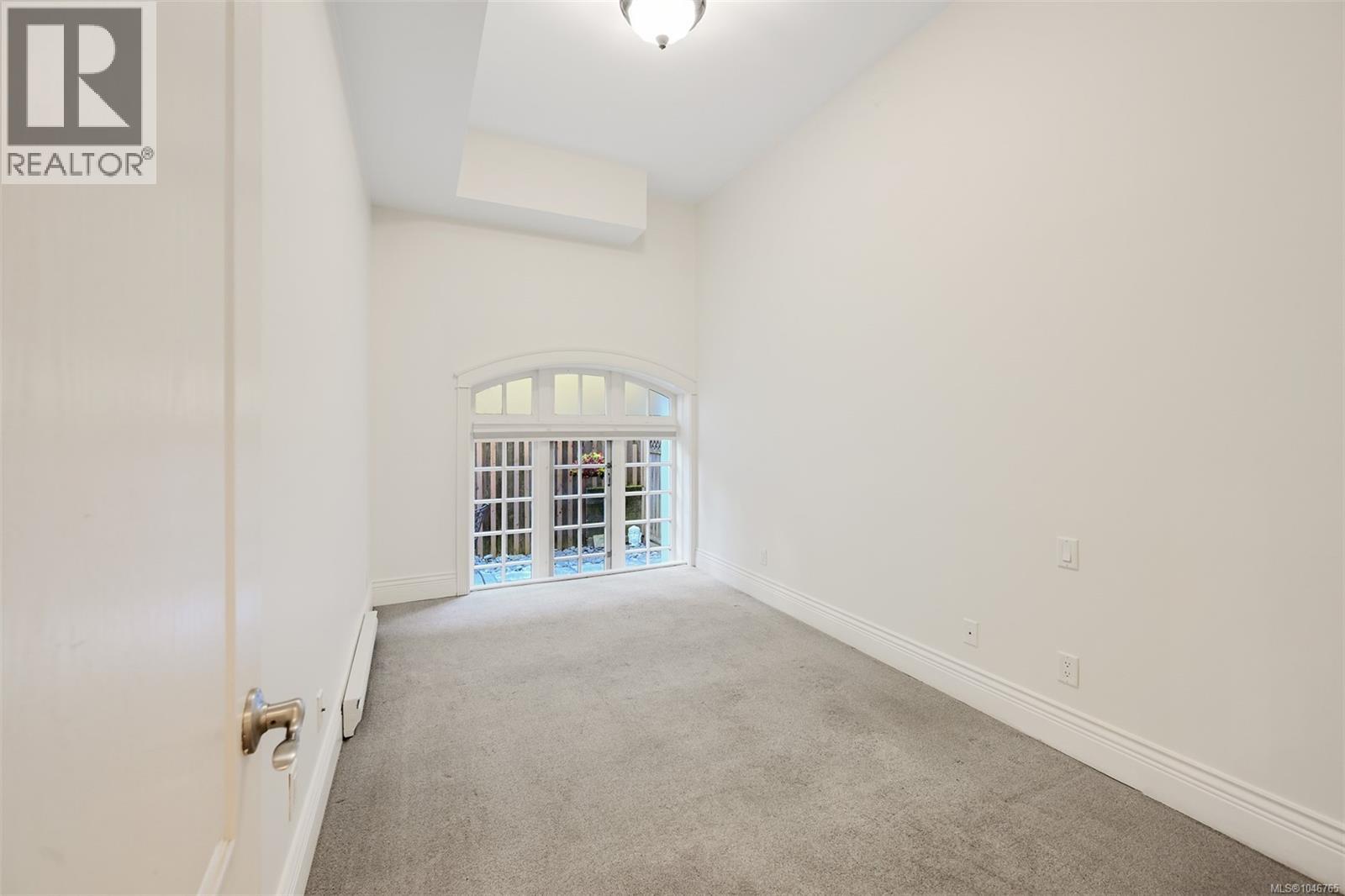 203 1602 Quadra St, Victoria, British Columbia  V8W 2L4 - Photo 16 - 1046765