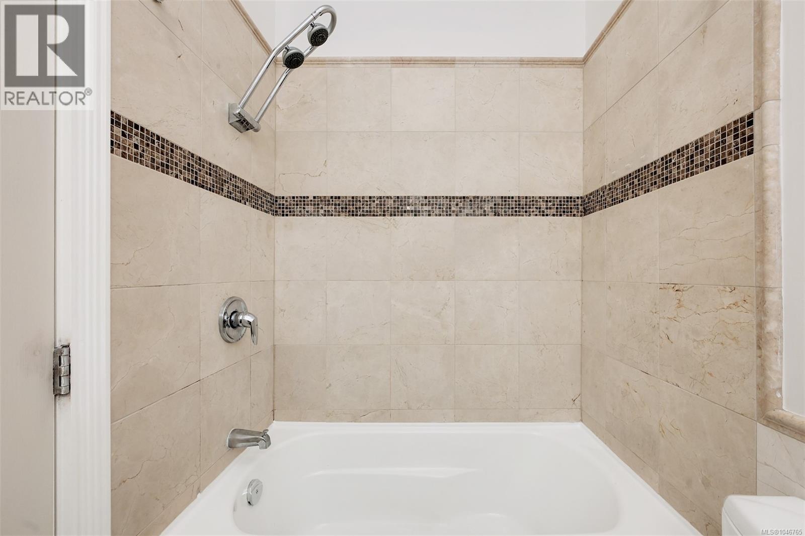 203 1602 Quadra St, Victoria, British Columbia  V8W 2L4 - Photo 20 - 1046765