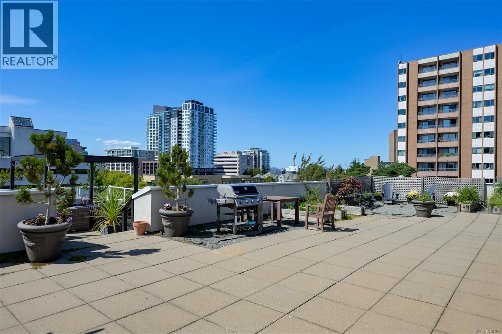 203 1602 Quadra St, Victoria, British Columbia  V8W 2L4 - Photo 37 - 1046765