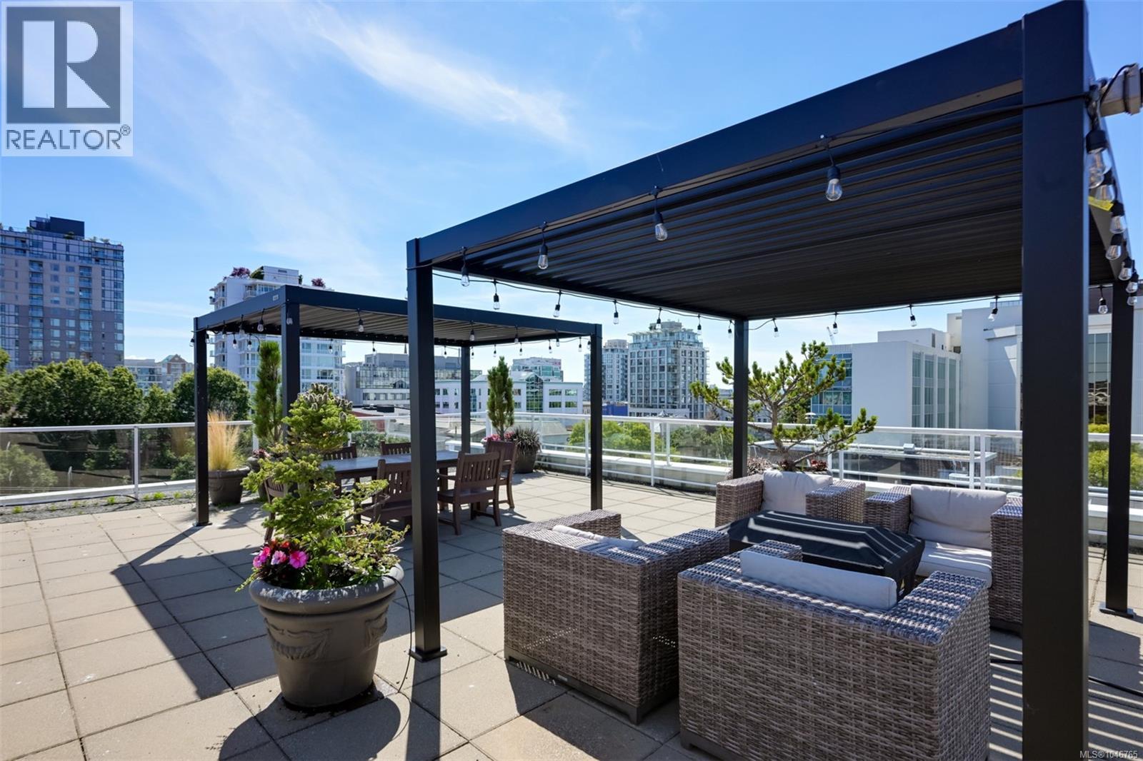 203 1602 Quadra St, Victoria, British Columbia  V8W 2L4 - Photo 29 - 1046765