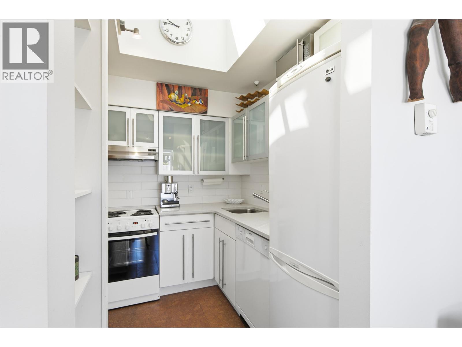 301 3673 W 11th Avenue, Vancouver, British Columbia  V6R 2K4 - Photo 6 - R3146580