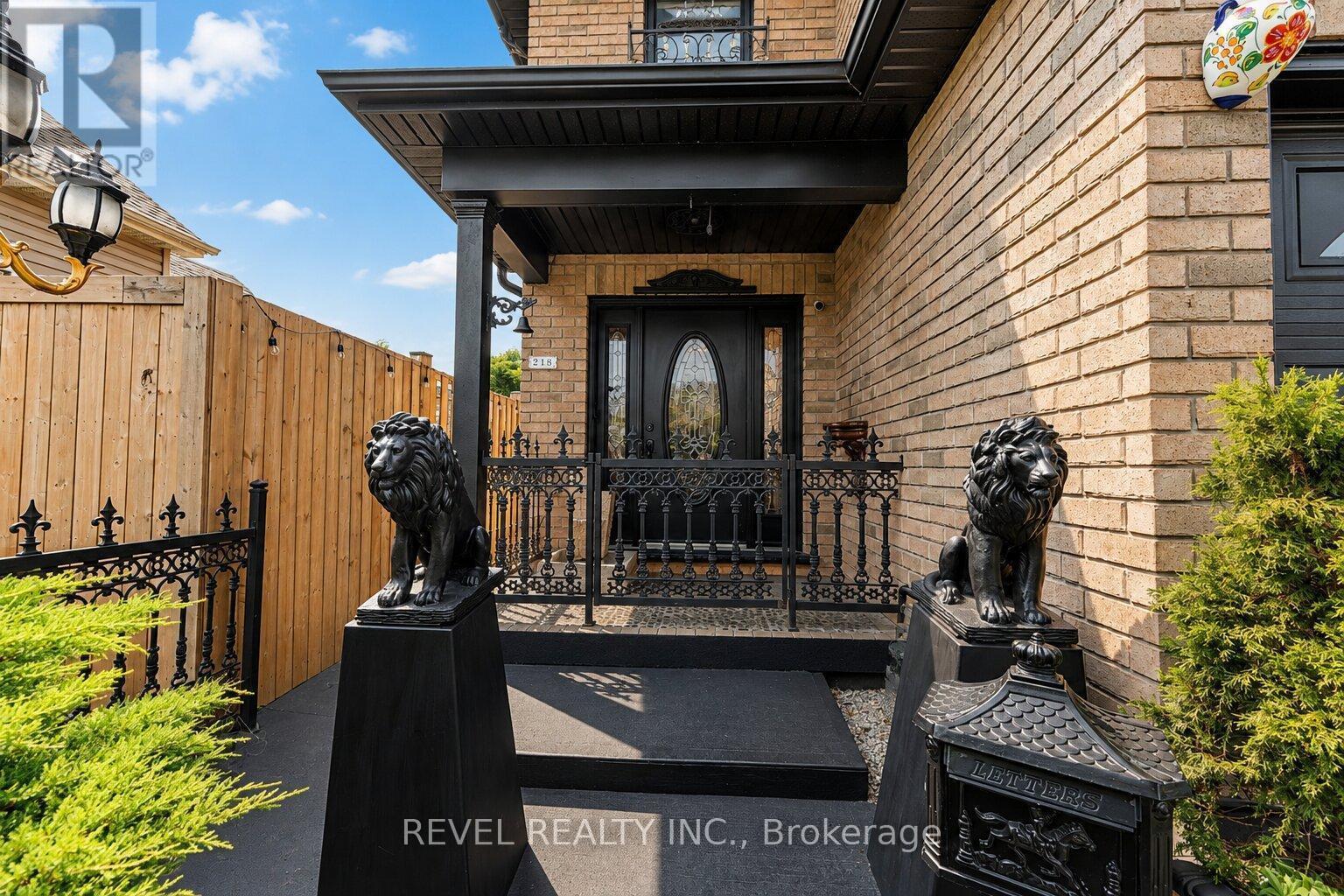 218 Macaulay Street E, Hamilton, Ontario  L8L 3X8 - Photo 4 - X13669116
