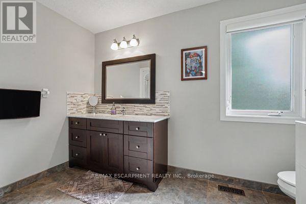 8 Upton Court, North Dumfries, Ontario  N0B 1E0 - Photo 17 - X13669126