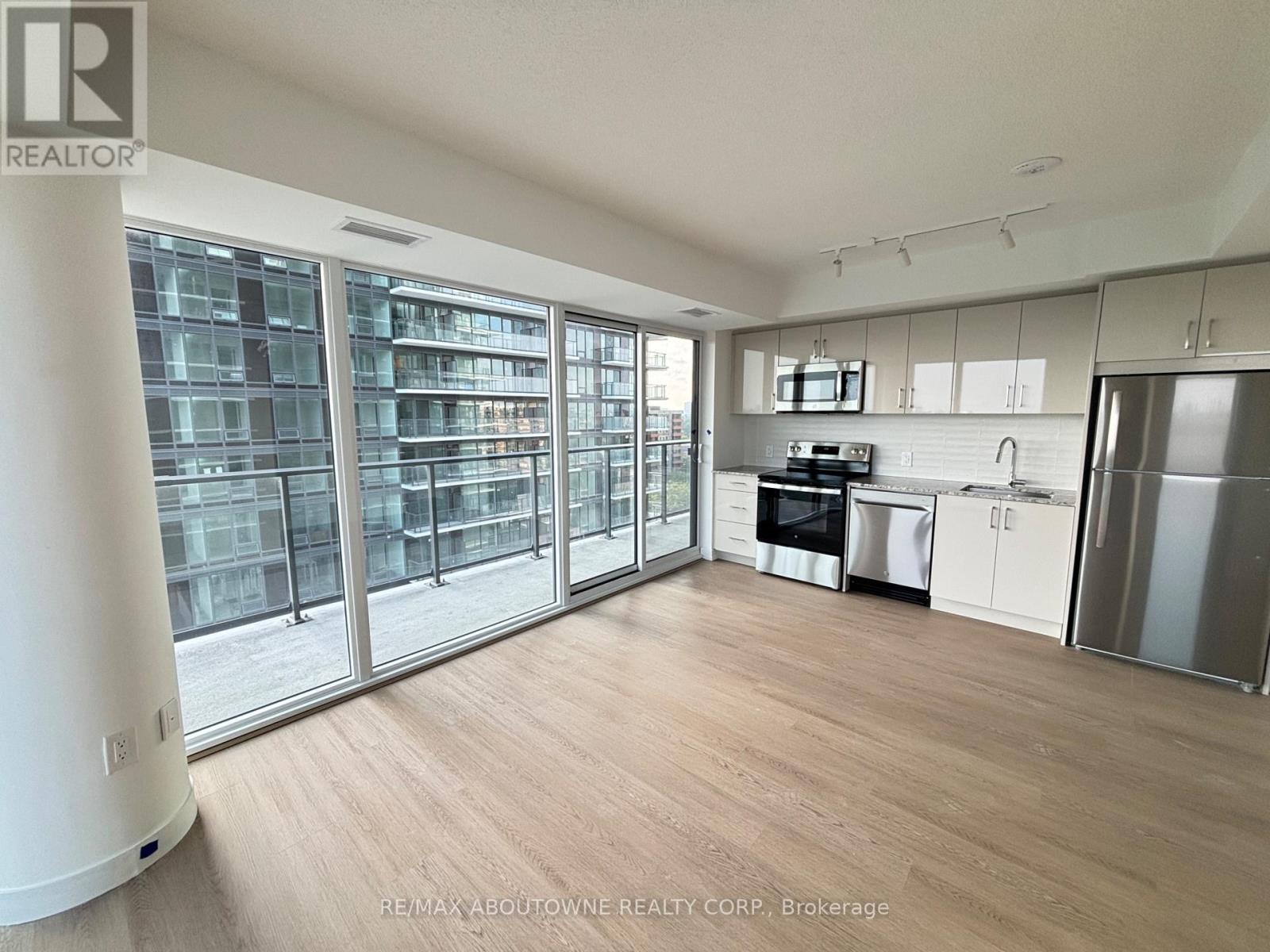 1215 - 4010 EGLINTON AVENUE W, Toronto, Ontario