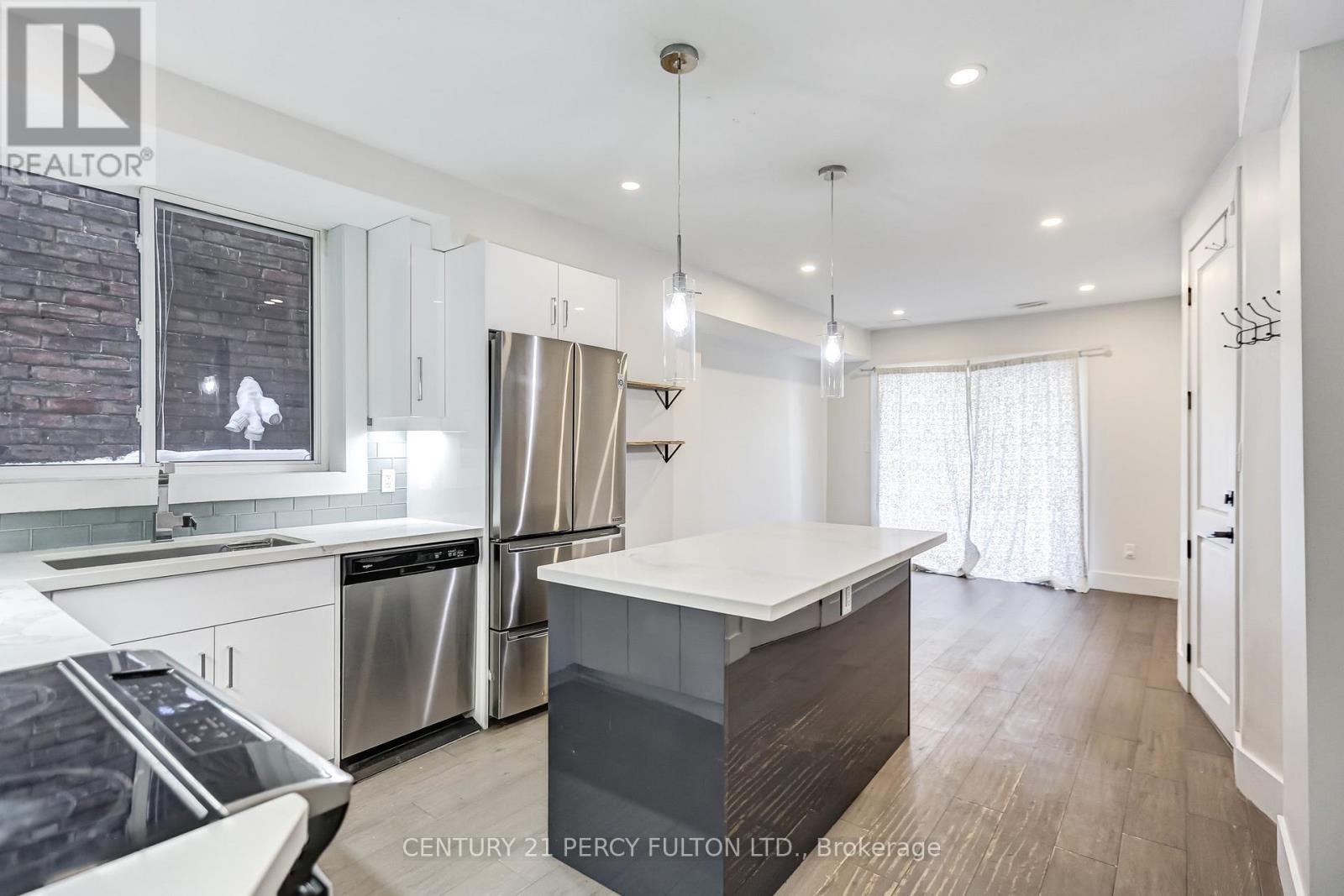 Main Floor - # 1 - 1989 Davenport Road, Toronto, Ontario M6N 1C5 - Photo 8 - W13668944
