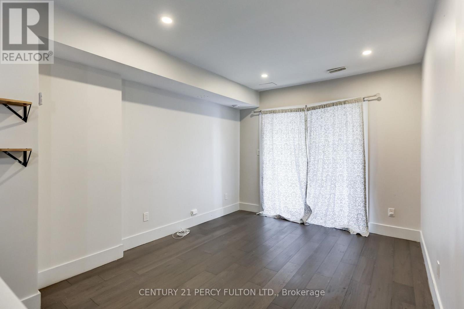 Main Floor - # 1 - 1989 Davenport Road, Toronto, Ontario M6N 1C5 - Photo 5 - W13668944