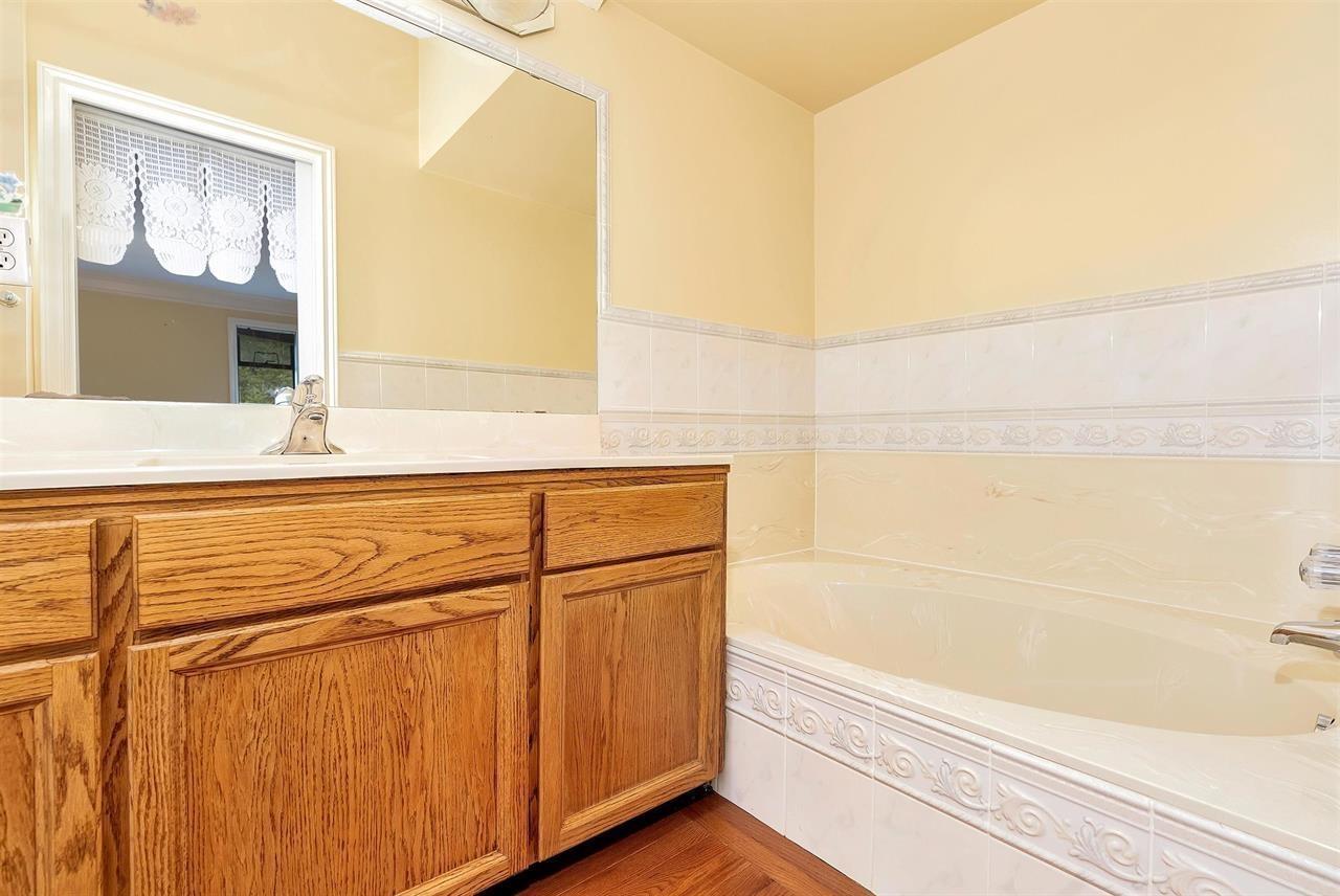 10446 Fraserglen Drive, Surrey, British Columbia  V4N 1T5 - Photo 15 - R3153550